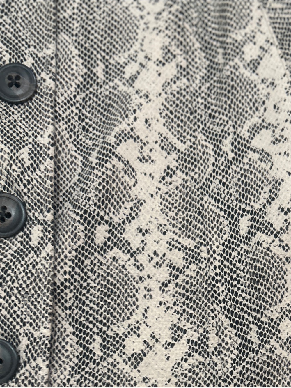 Nwot CAbi Neutral king cobra Snake-Print Trench Coat Beige and Gray size small - Picture 11 of 13